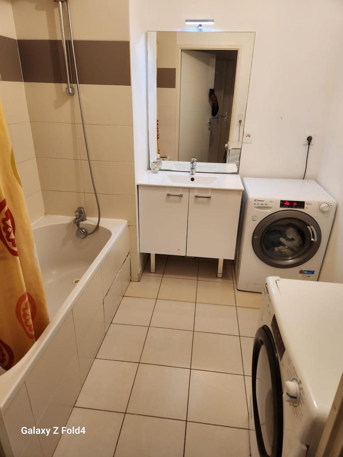 Chic Et Simple Avec Parking A 5 Min De La Gare Nantes